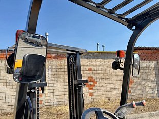 Дизельный вилочный погрузчик UN FD20T (двигатель Xinchai) на складе в Хабаровске