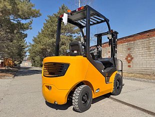 Дизельный вилочный погрузчик UN FD20T (двигатель Xinchai) на складе в Хабаровске