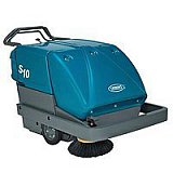 Подметальные машины с управлением стоя Подметальная машина Tennant S10 Подметальная машина Tennant S10