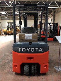 Новый погрузчик Toyota TOYOTA 8FBE15FSV4500+A410 на складе в Хабаровске