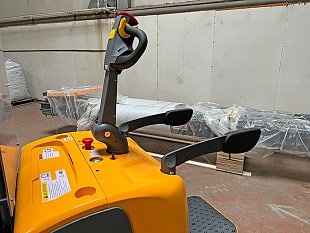 Новый электрический штабелер XILIN CDDK15-I 1.5 т. на складе в Хабаровске