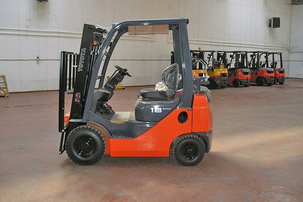 Новый газ-бензиновый автопогрузчик TOYOTA!
