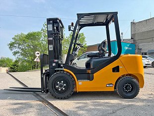 Дизельный вилочный погрузчик UN FD35T (двигатель Xinchai) на складе в Хабаровске
