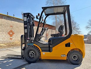Дизельный вилочный погрузчик UN FD20T (двигатель Xinchai) на складе в Хабаровске