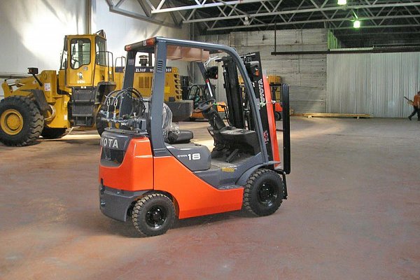 Новый газ-бензиновый автопогрузчик TOYOTA!