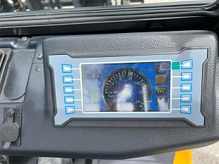 Электрический вилочный погрузчик UN FB25 на складе в Хабаровске