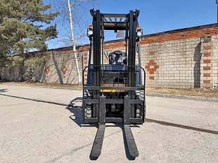 Дизельный вилочный погрузчик UN FD20T (двигатель Xinchai) на складе в Хабаровске