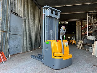 Электрический штабелер XILIN CDDR15-Li 1.5 тонны на складе в Хабаровске